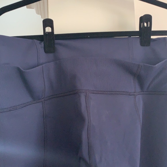 Lululemon yoga pants - Picture 3 of 3